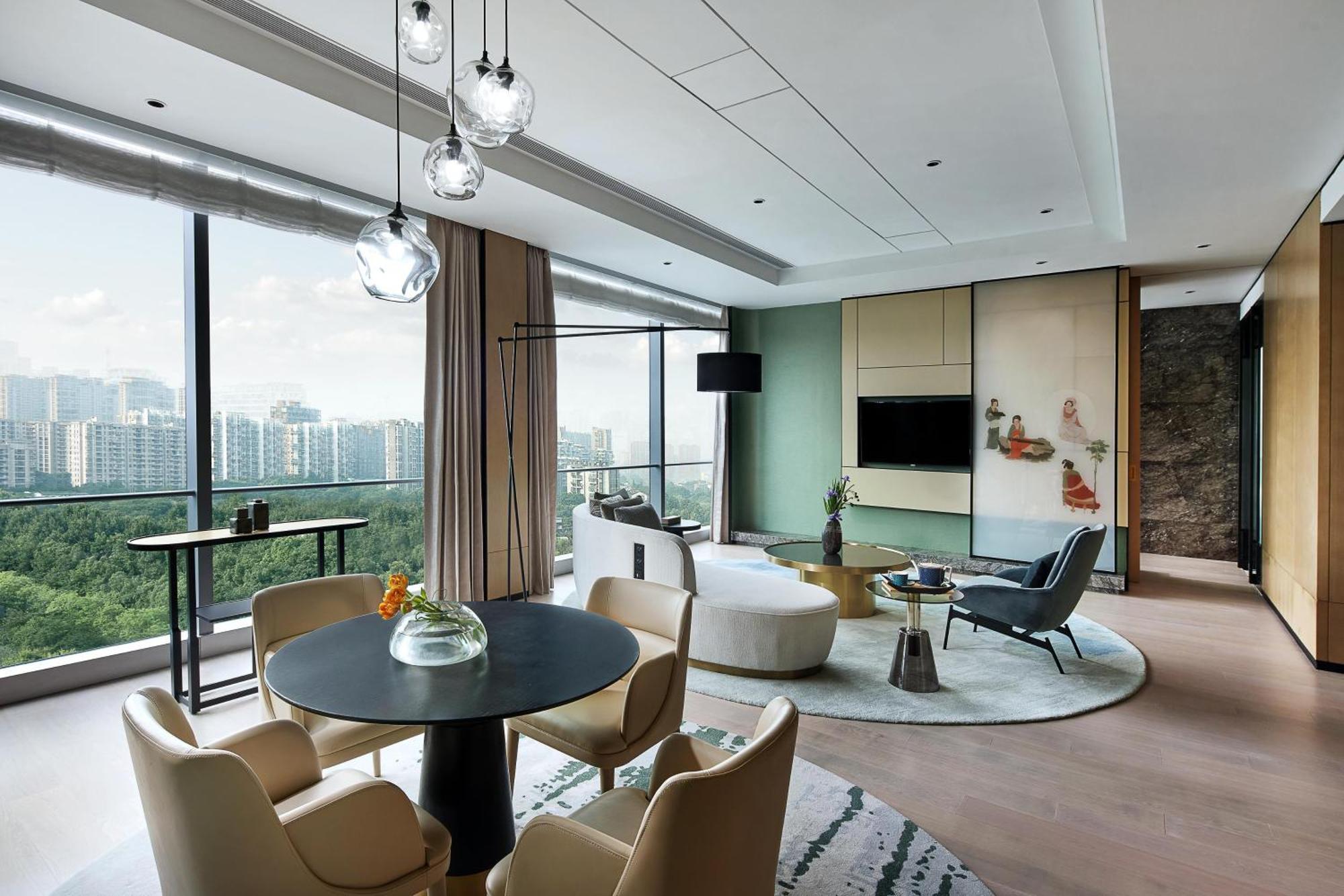Kempinski Hotel 5*